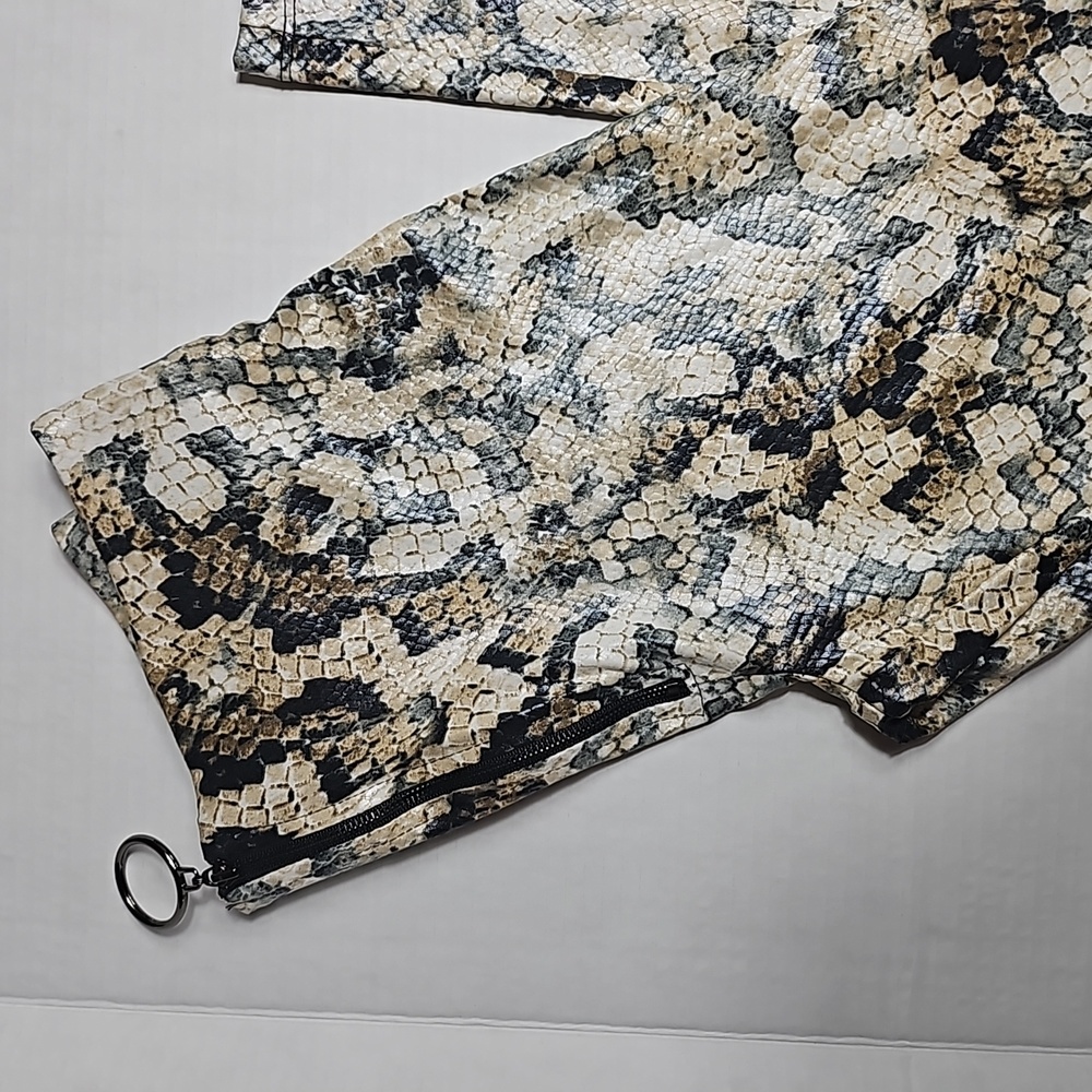 Love In Snakeskin Skin Pattern (Small) - Picture 3 of 7